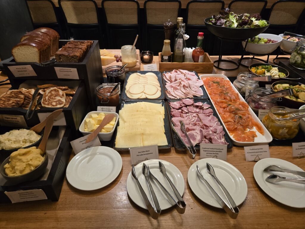 ホテル・セントジョージ,ヘルシンキの朝食のハム・チーズ・グラブラックス