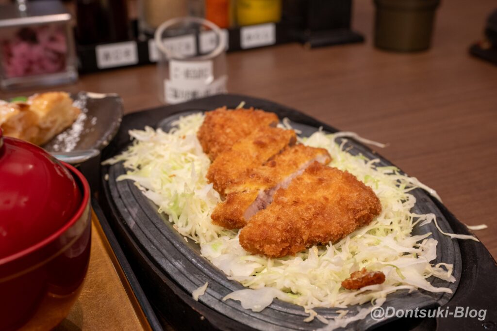 TIAD近くの矢場とんの鉄板とんかつ