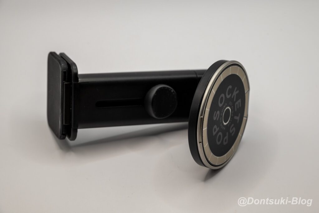 MagSafeスタンド側にPopSockets Low-Pro Grip & Standが残った状態
